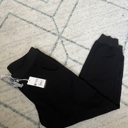 FIGS NWT Women’s Black Scrub Pants Zamora Joggers Medium Petite M/P