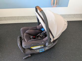 Nuna car seat + base
