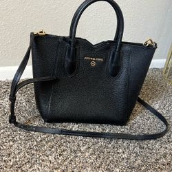 Michael Kors Small Pebble Messenger Bag