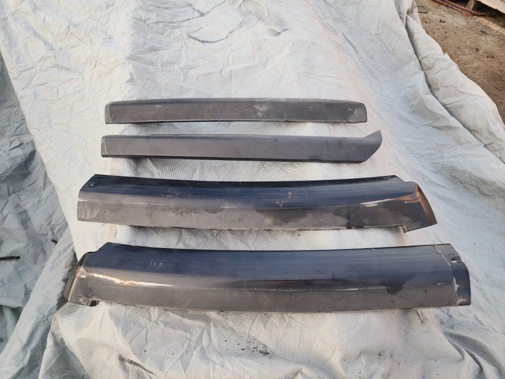 Mustang 5.0 Convertible Outer Windshield Trim