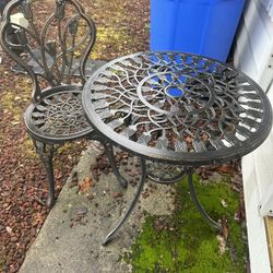 Iron Bistro Table And Chair 