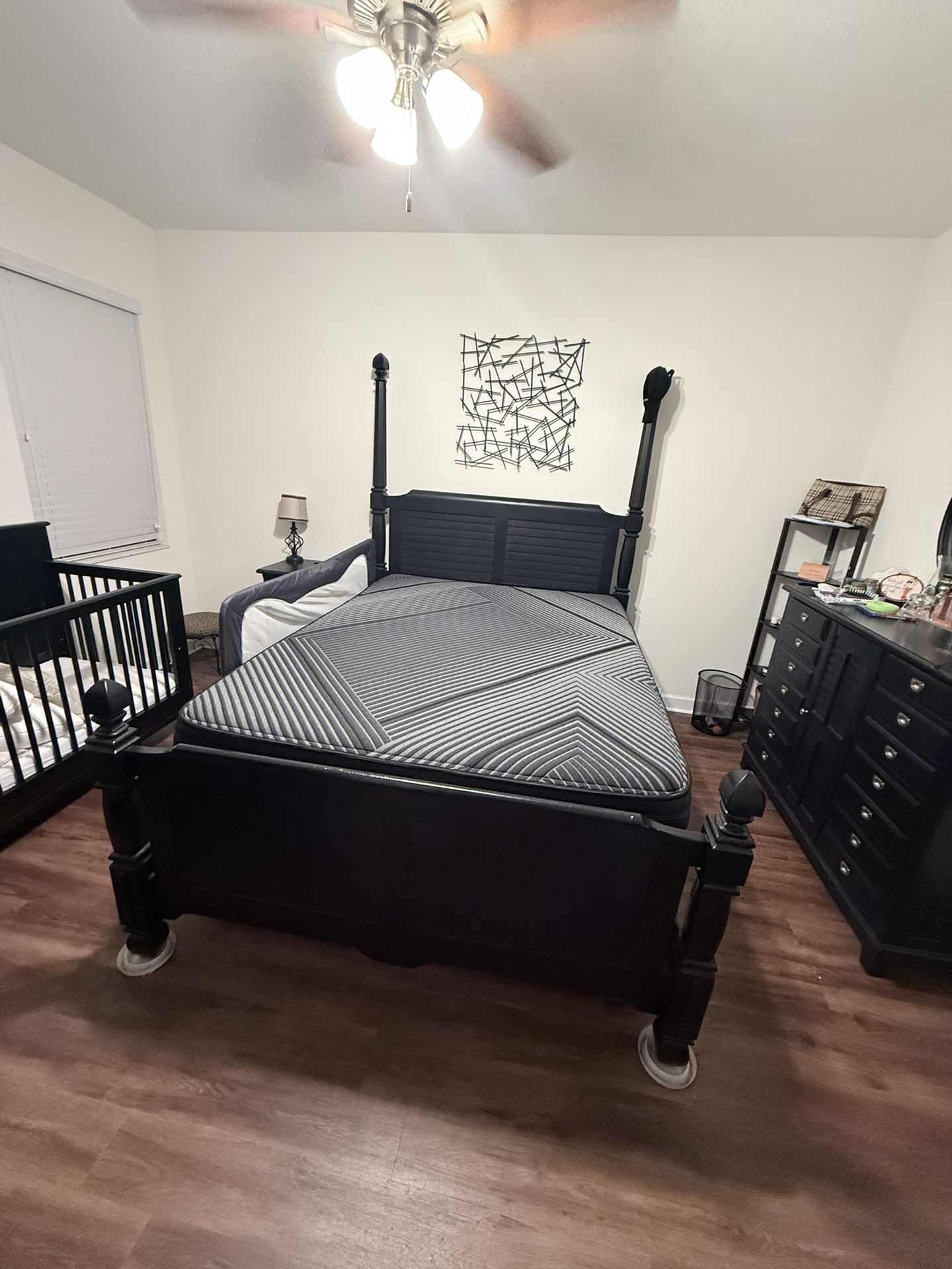 Black Queen Size Four-Poster Bed Frame