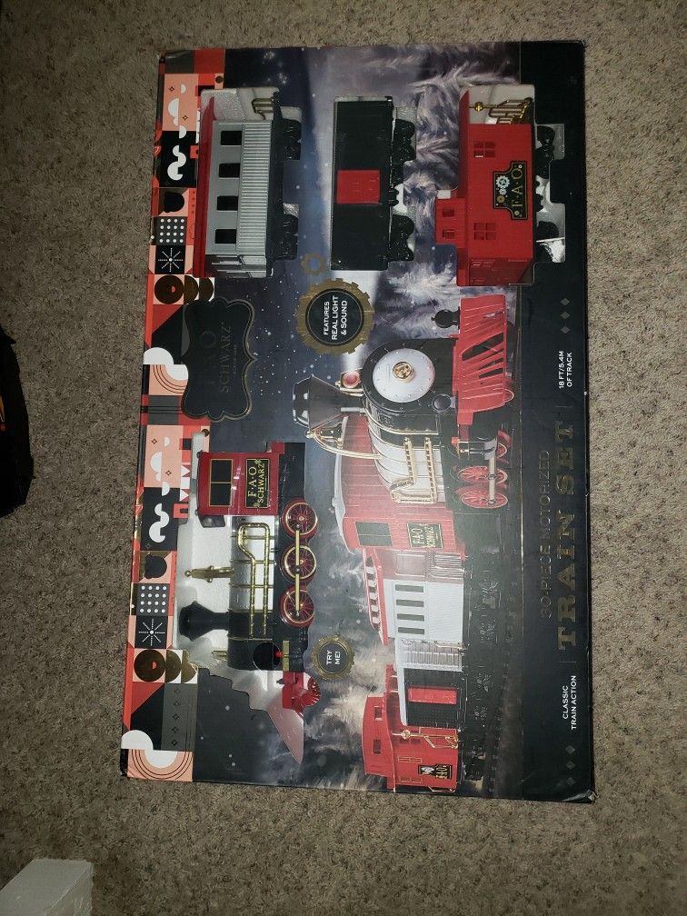 Brand New 30 Pc Motorized Train Set