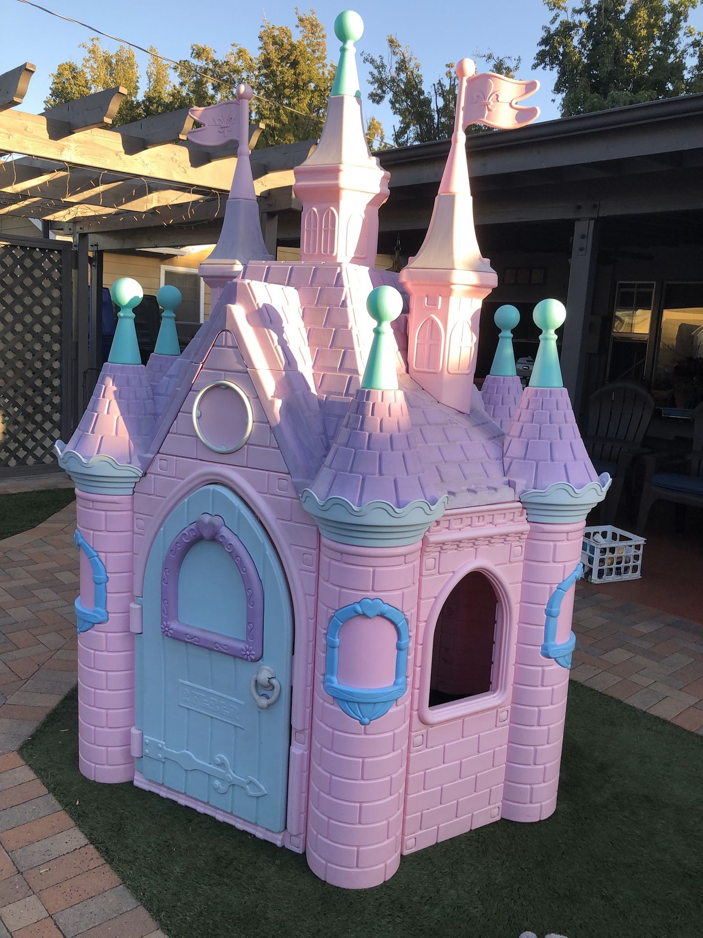 Jumbo Princess Palace Playhouse