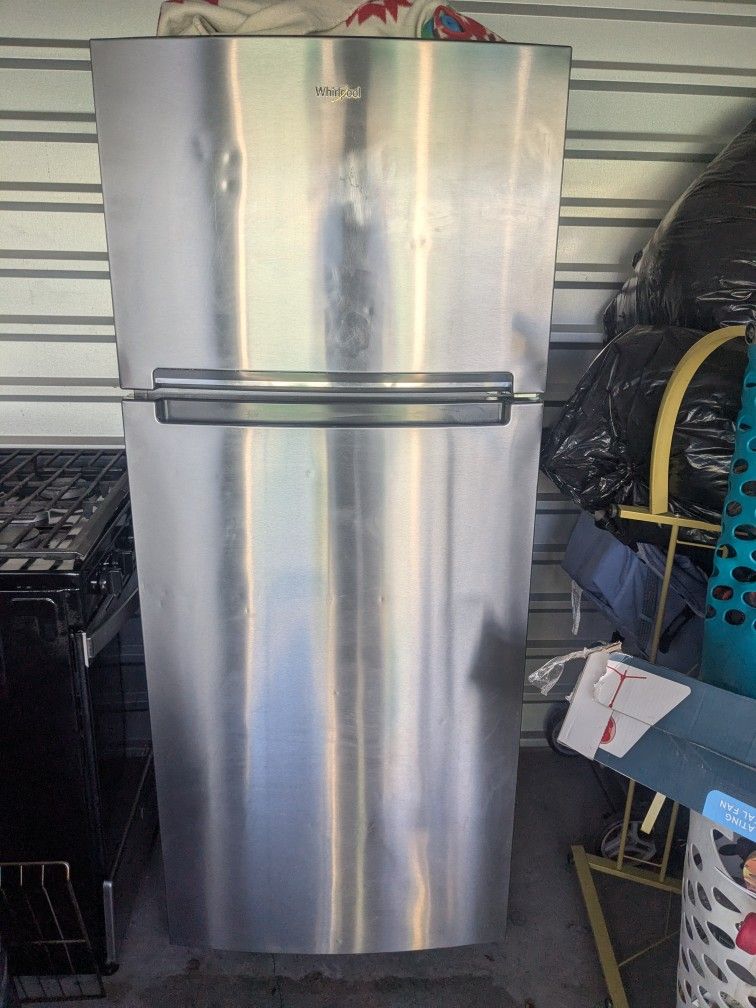 Whirlpool Refrigerator  28-inch Wide Refrigerator Compatible With The EZ Connect Icemaker Kit - 18 Cu. Ft.
Model# WRT518SZFM