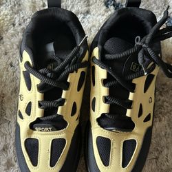 Men's Flower Pattern Lace-Up Skateboard Shoes