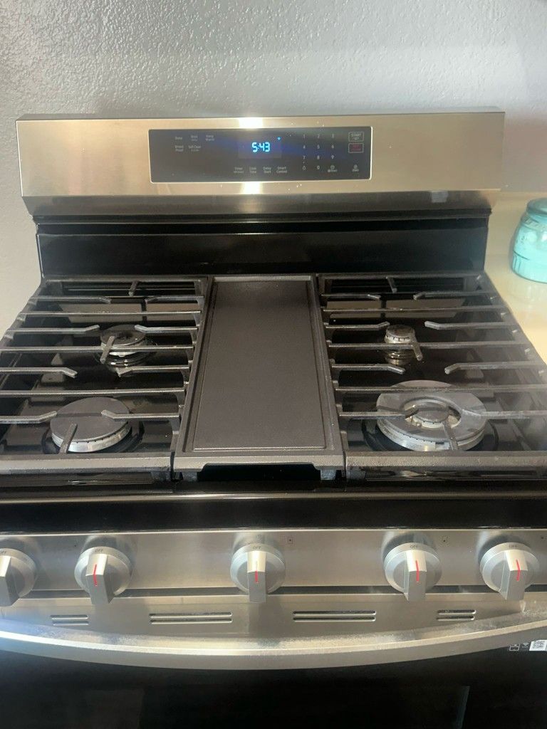 Fridge And Stove