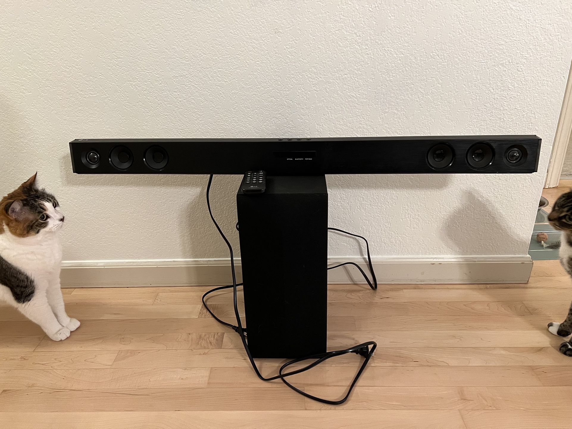 LG Soundbar with Subwoofer