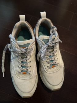 Size 9 Hoff Sneakers