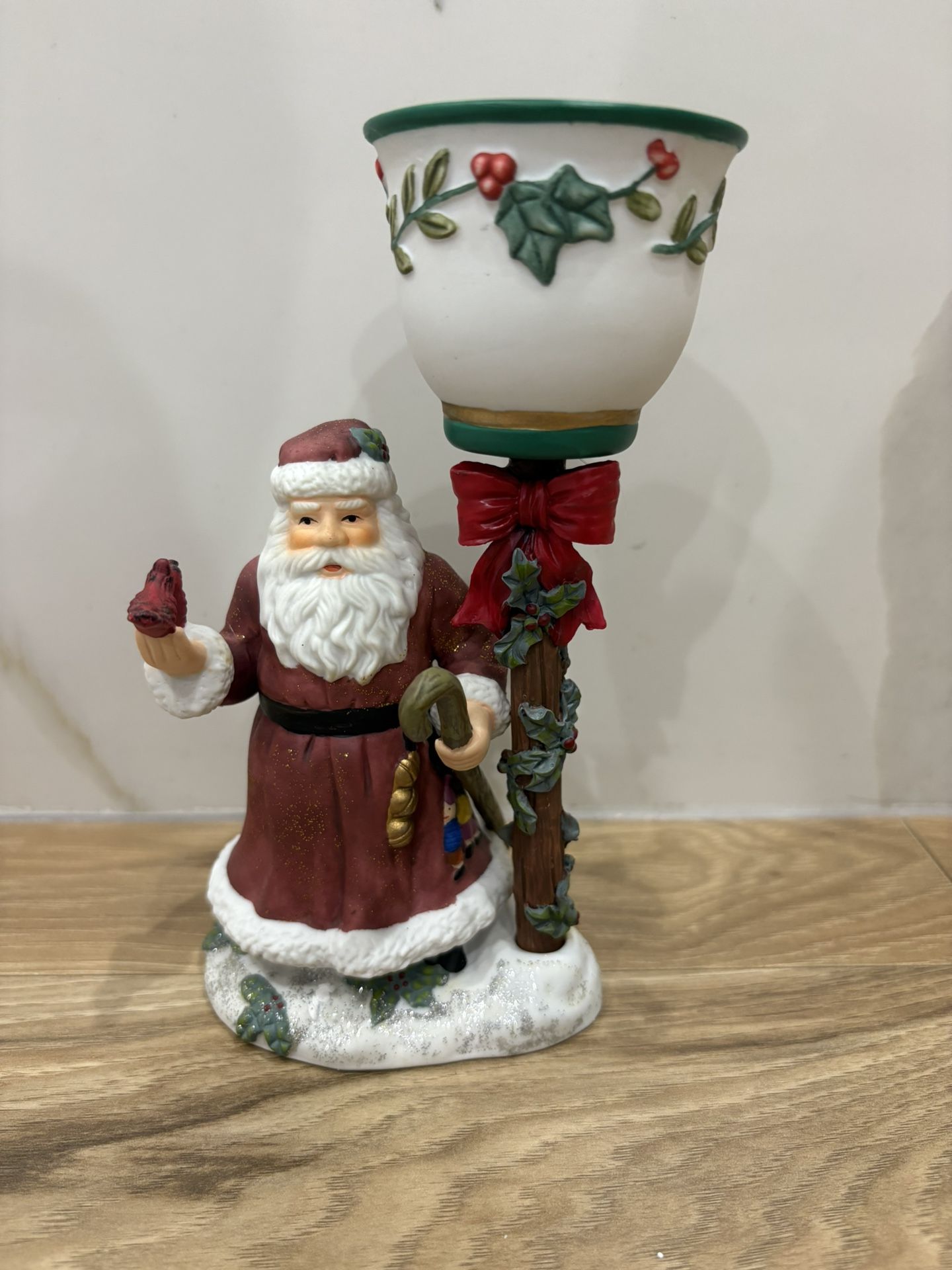 Pfaltzgraff Vintage Winterberry Ceramic And Metal Lantern