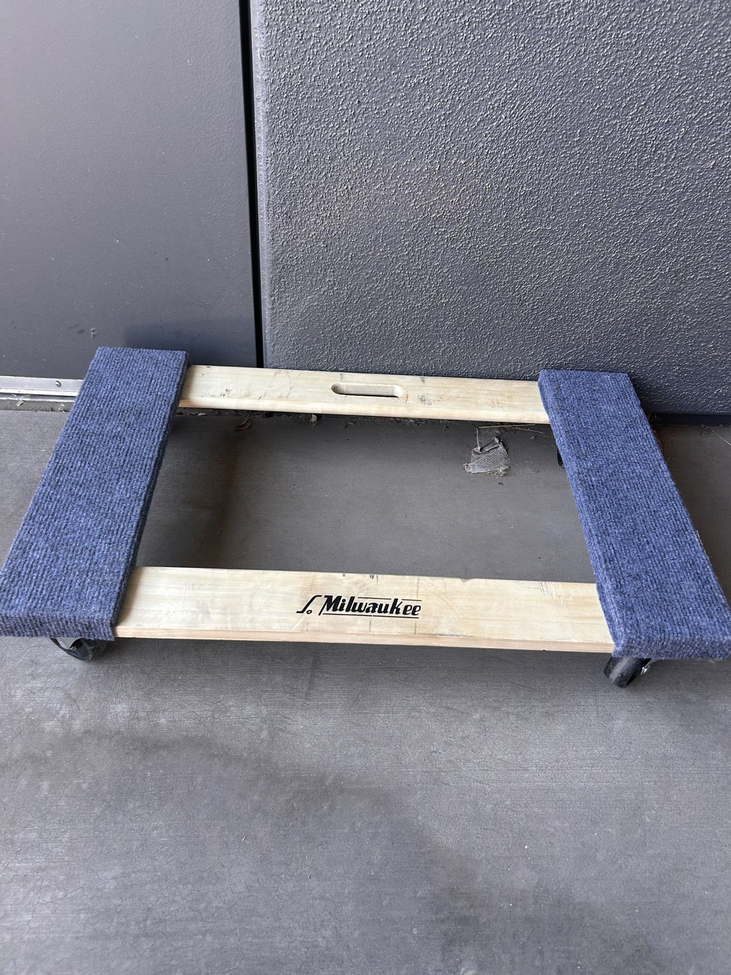 Milwaukee 1000-lb Capacity 4-Wheel Furniture Dolly