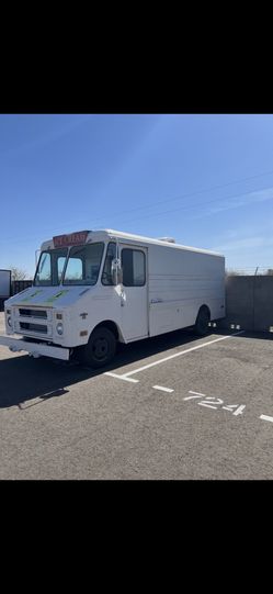 Food Truck/Ice Cream Truck