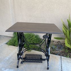Selling A Vintage “New England Queen Sewing Machine Base Table 