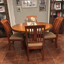 Round Dining Room Table and  4  Chairs, Solid Wood