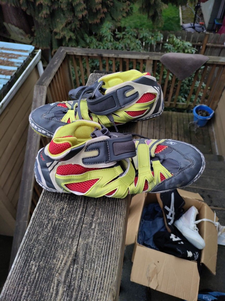 John Smith Wrestling Shoe Size (Ugly but Great)