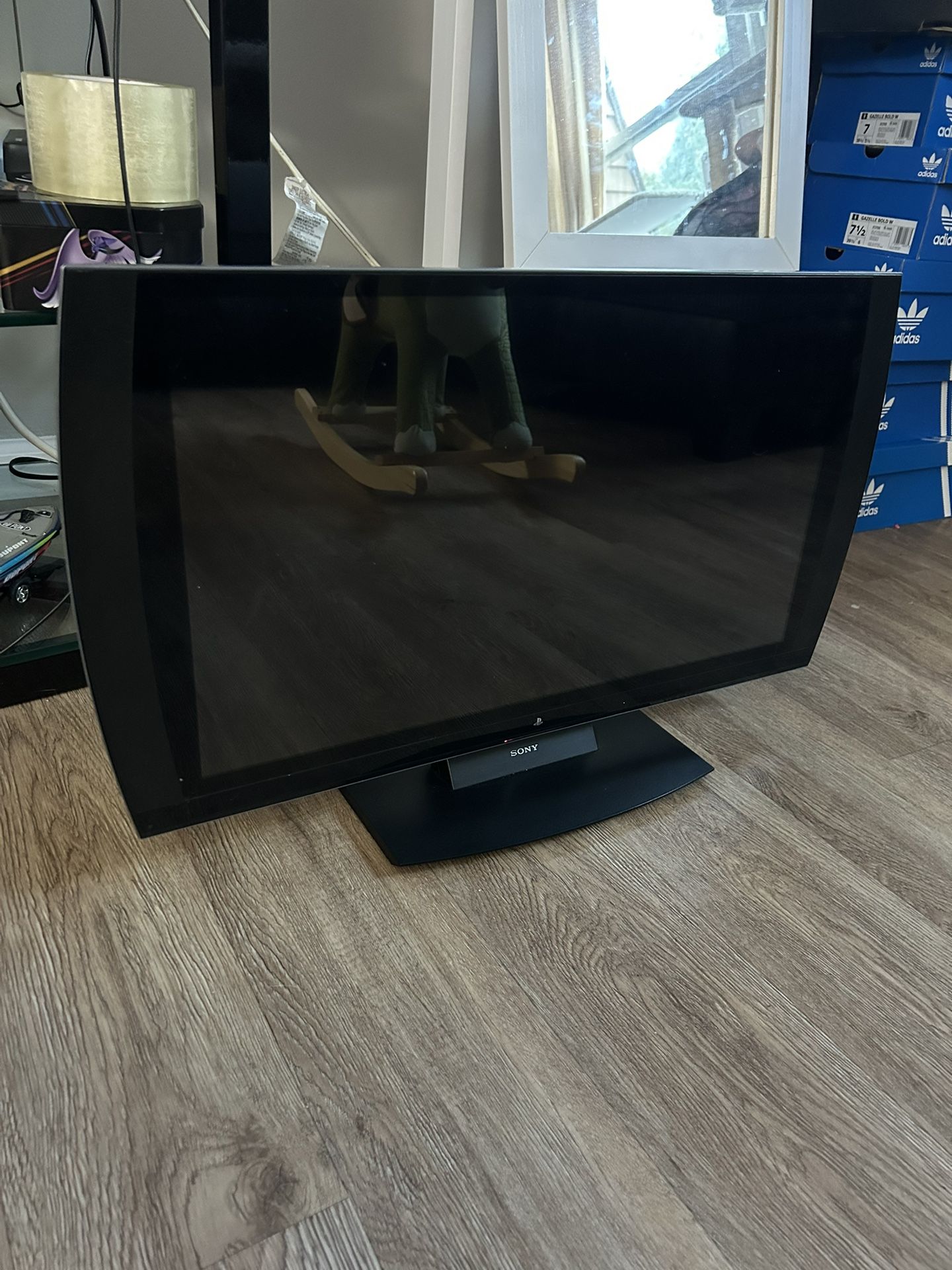 Sony PlayStation 24" 3D Display TV Monitor 1080p CECH-ZED1U w/ Stand *TESTED*