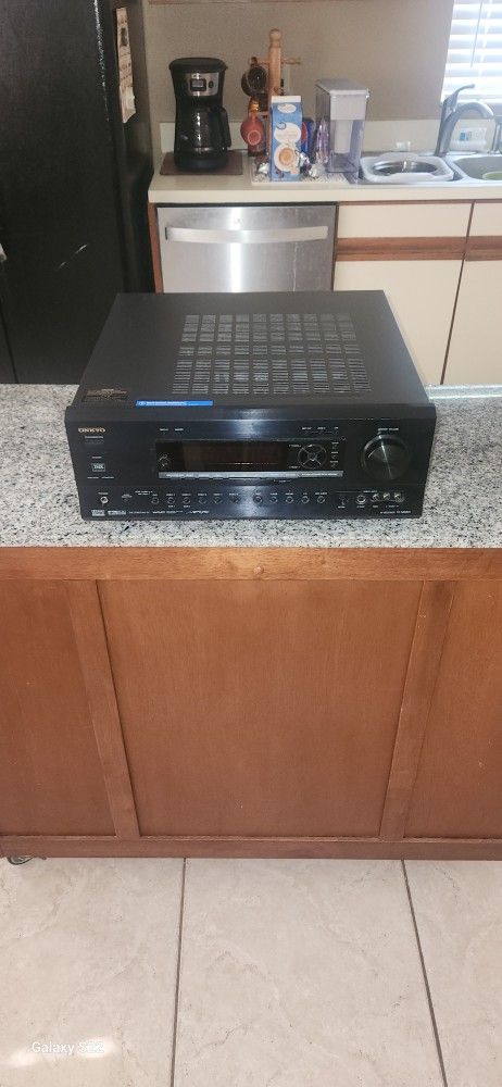 Onkyo 7.1 channel 700 watt reciever