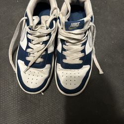 Nike dunks youth size 5