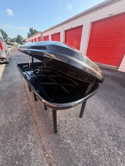 Roof cargo box