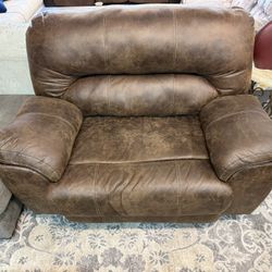Oversize Reclining Chair