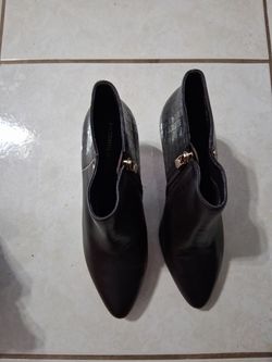 Women's Boots  Brand:Antonio Melani  Syle:Ankle boots. Material:Man made. Color:Black Heel:3" high