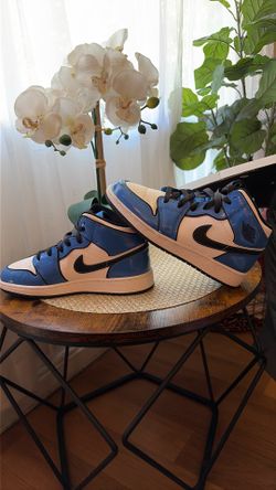 Jordan 1 Mode SE Signal Blue