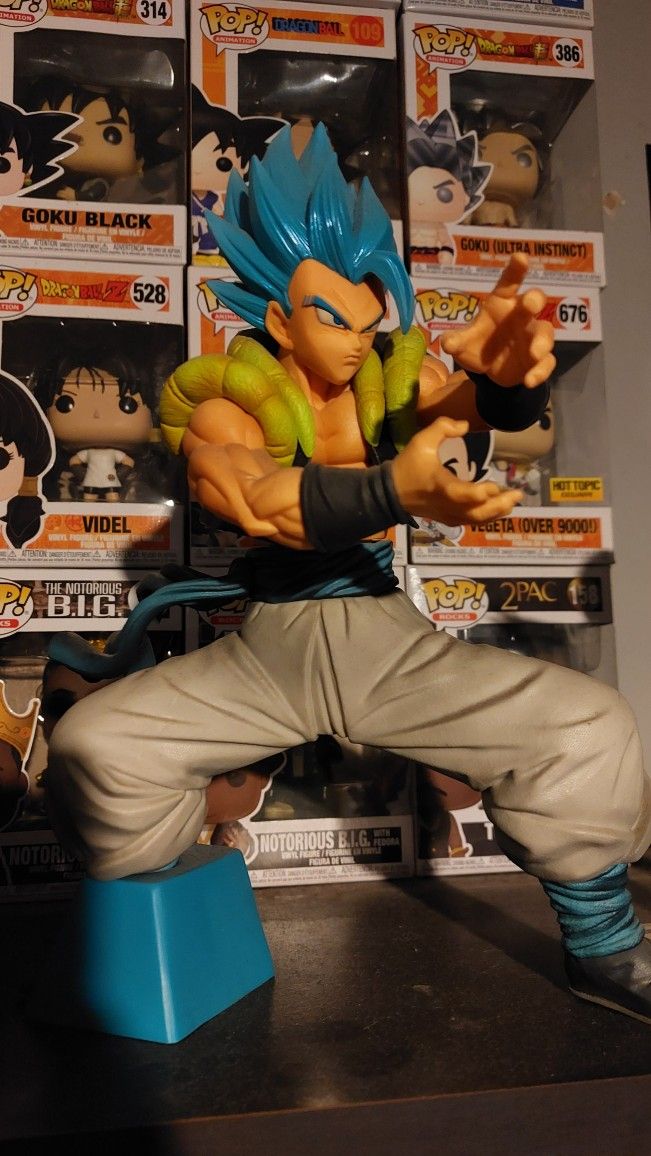DBZ Gogeta Figure
