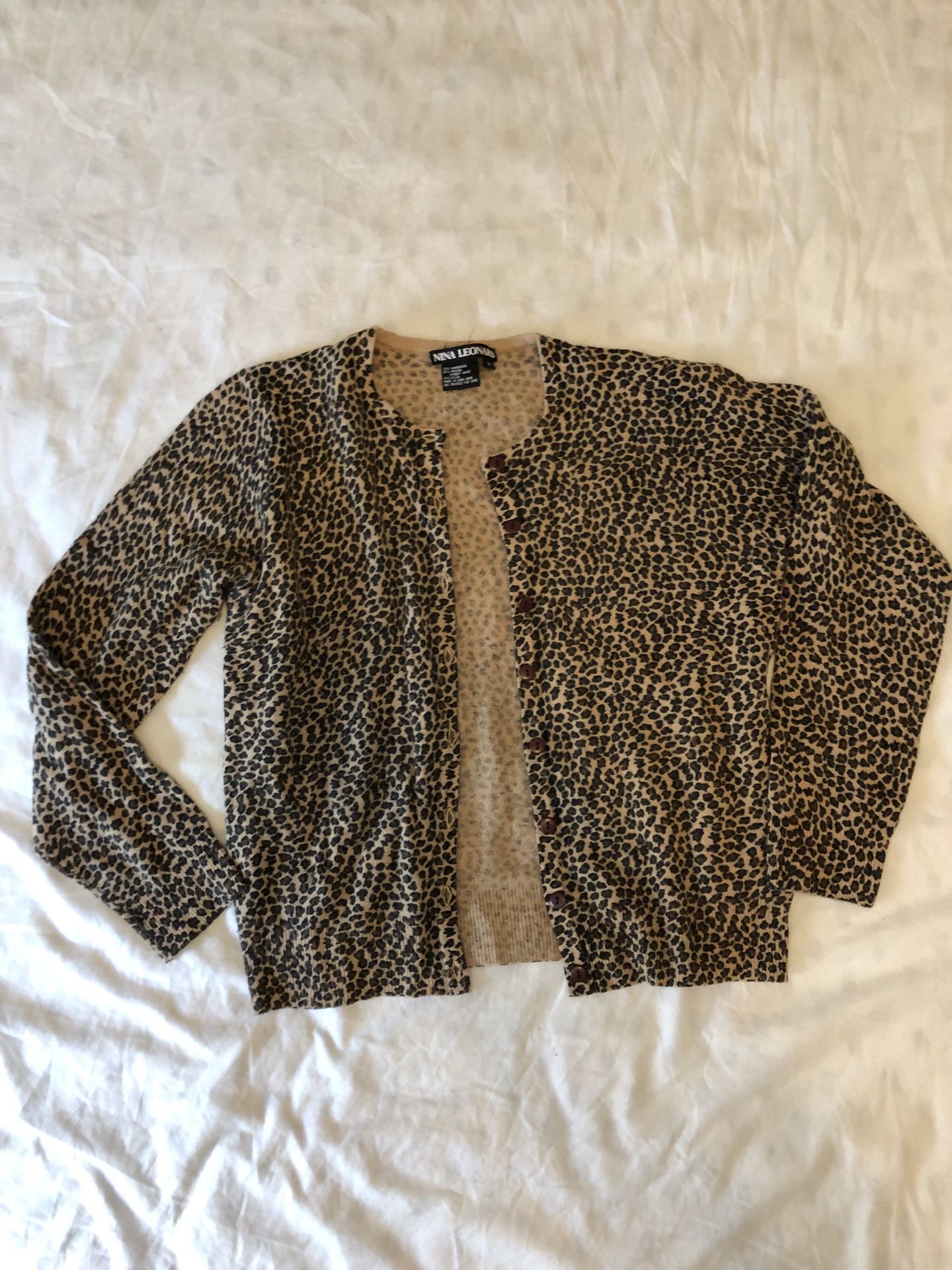 Nina Leonard cheetah print cardigan size Medium