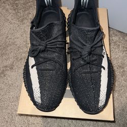 Yeezy 350 V2 Oreo 