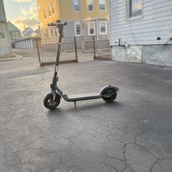 NINEBOT KICKSCOOTER F2