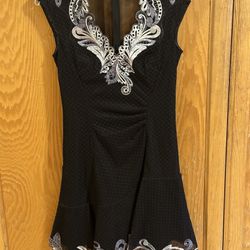 Beautiful Karen Millen Elegant Black Dress with Silver & Gray Embroidery US Size 6