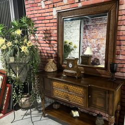 Entry way table with all mirror 