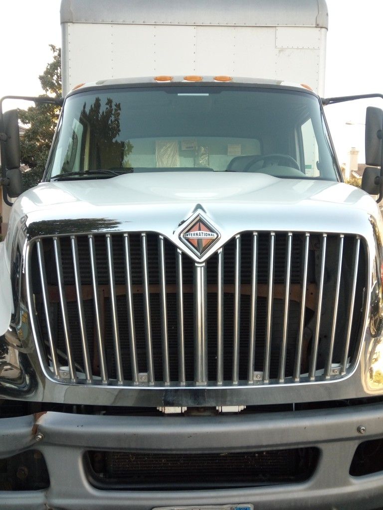 Strong Box Truck International 