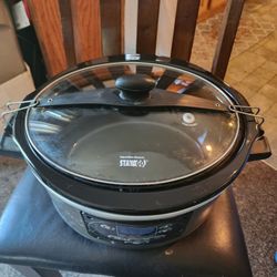 Calphalon Pan Slow Cooker Big Size for Sale in Malden, MA - OfferUp