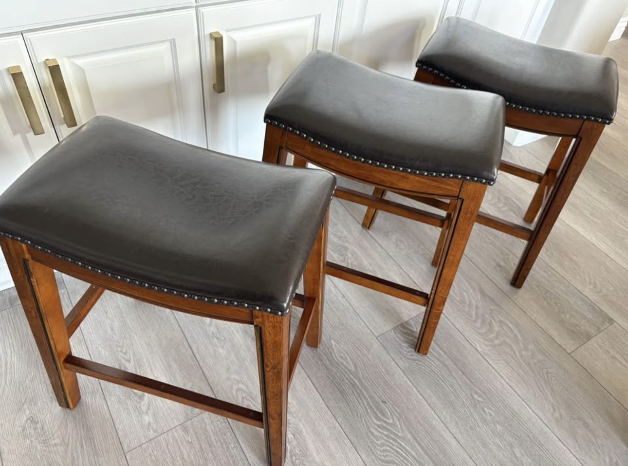 Three stools 24” perfect condition