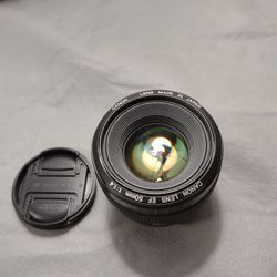 Canon EF 50mm f/1.4 USM lens
