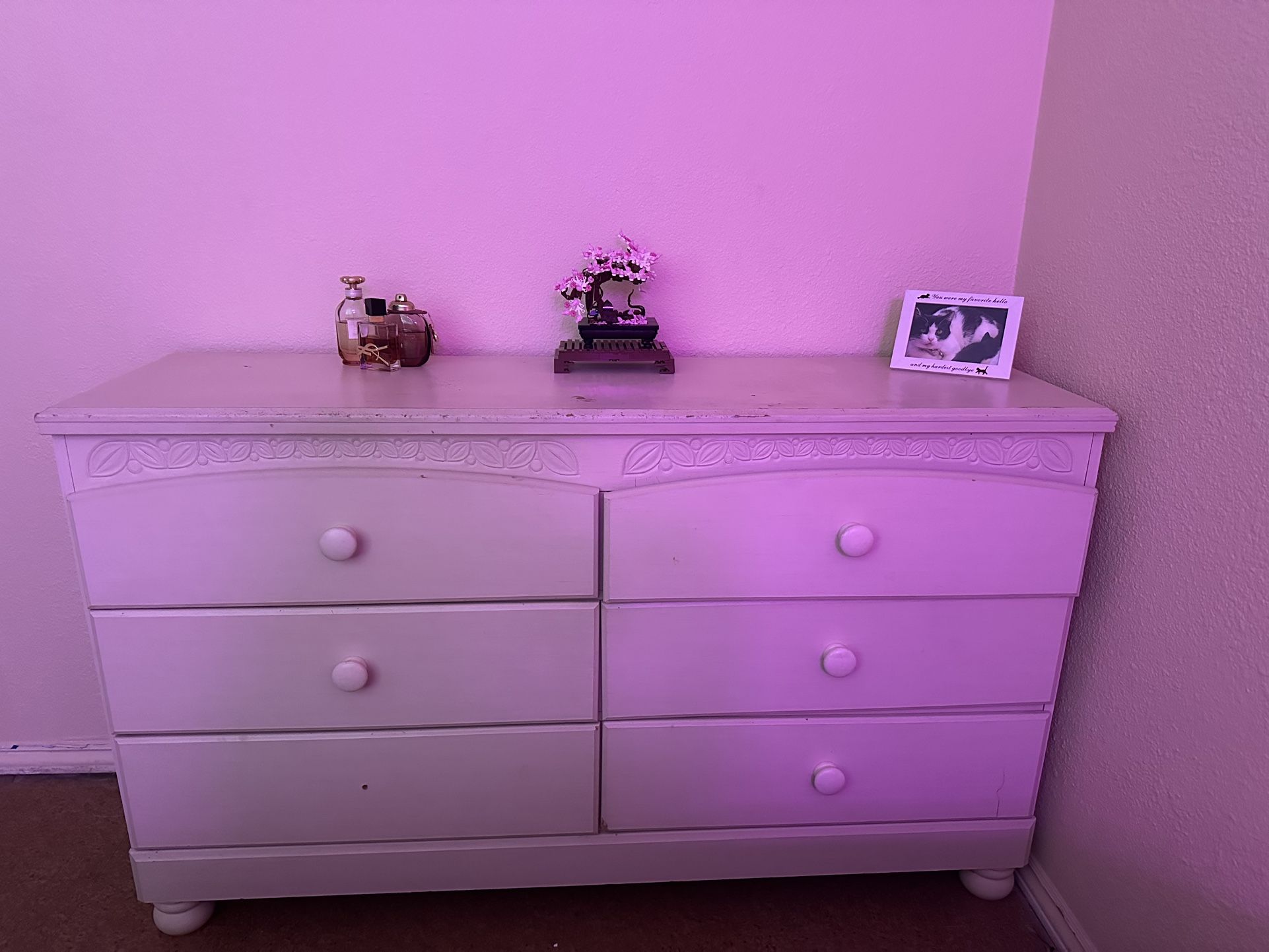 Dresser-off White