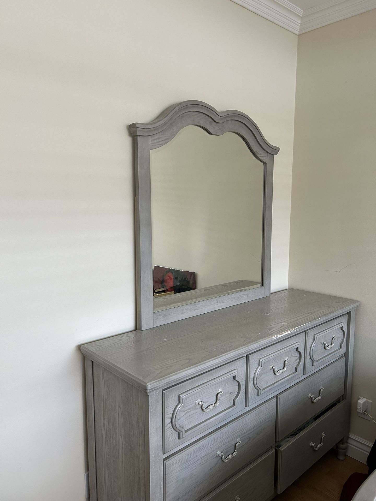 Full Size Bed With Dresser And Night Stand
