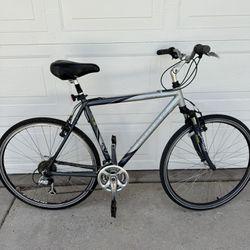 Trek 7200 Hybrid/Comfort Bicycle 22.5