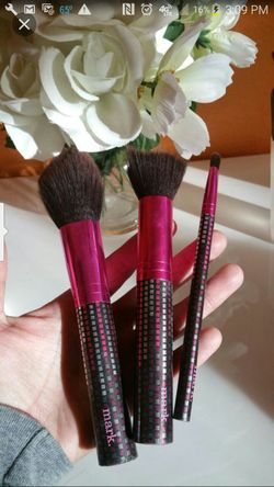 Mark by Avon brushes