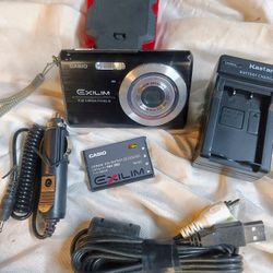 NOW ONLY $20! Casio Exilim 7.2 MP Camera 