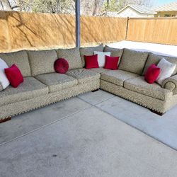 GORGEOUS SECTIONAL 
