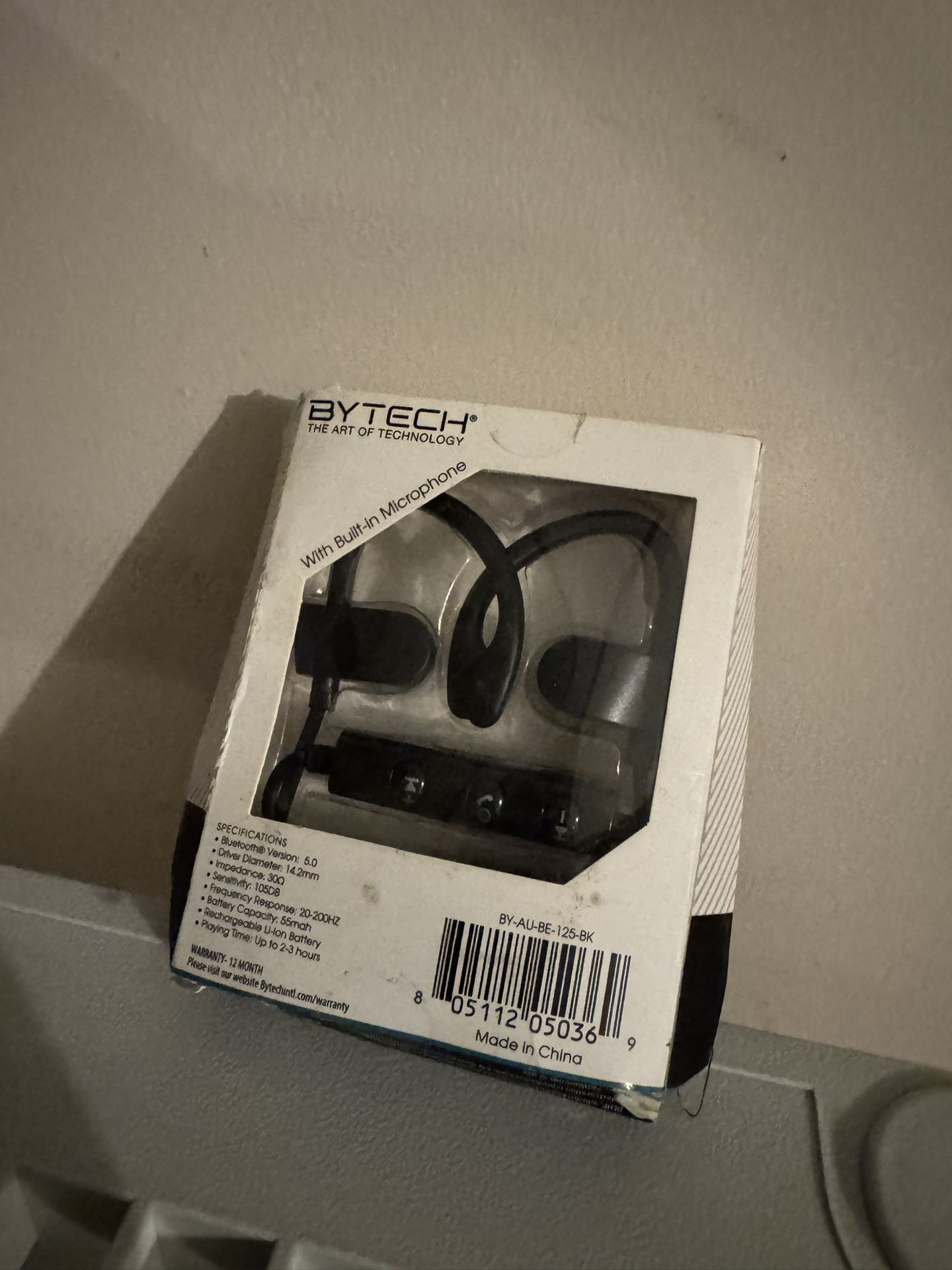 BYTECH Universal Wireless Earbuds - New in Box!