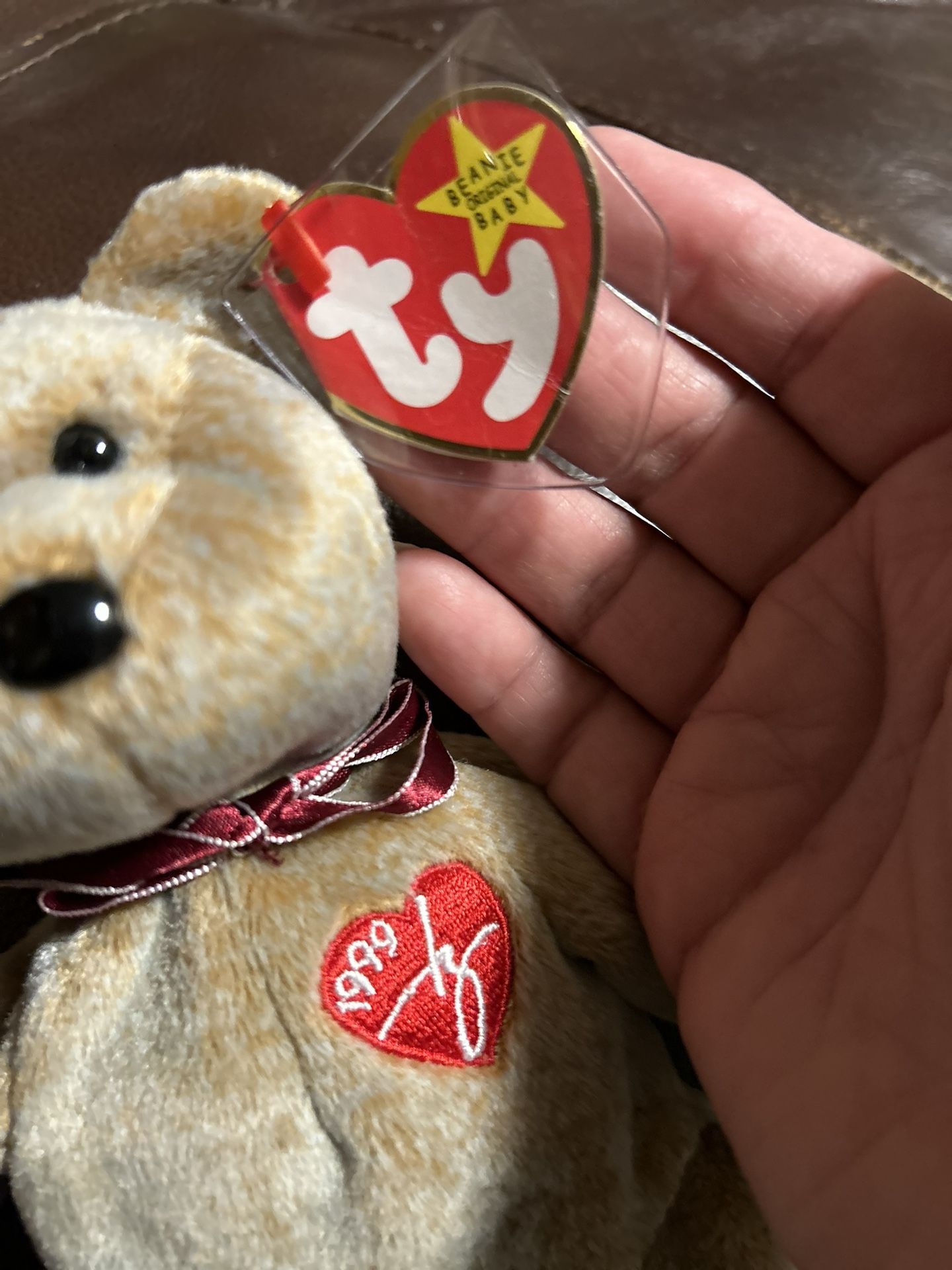 Signature Bear 1999 Beanie Baby Ty still in very good condition like new. Original from ty collector's item.