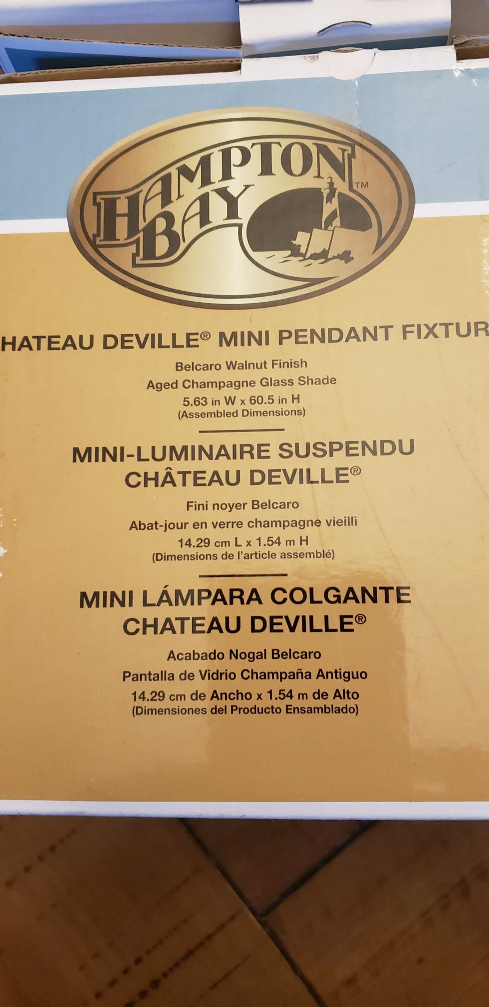 Brand new pendant light fixtures. Set of 3