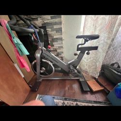 Exercise bike 80$ Obo Works Great