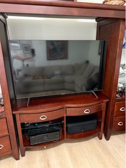 MOVING SALE TV ENTERTAINMENT CENTER SOLID WOOD