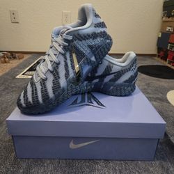 Nike Ja 3
All-Star 10.5M 