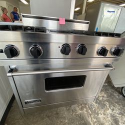 Viking Professional Grade Stove And Convection Oven