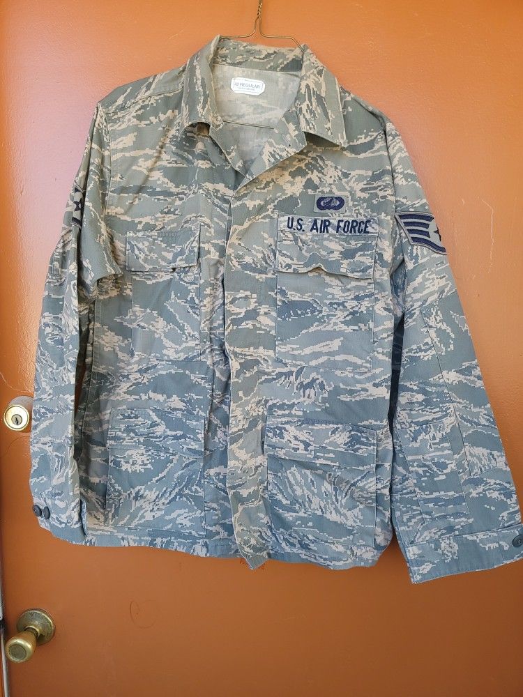 US Air Force Utility Green Digital Camo Uniform Button Shirt Size 42 regular Large